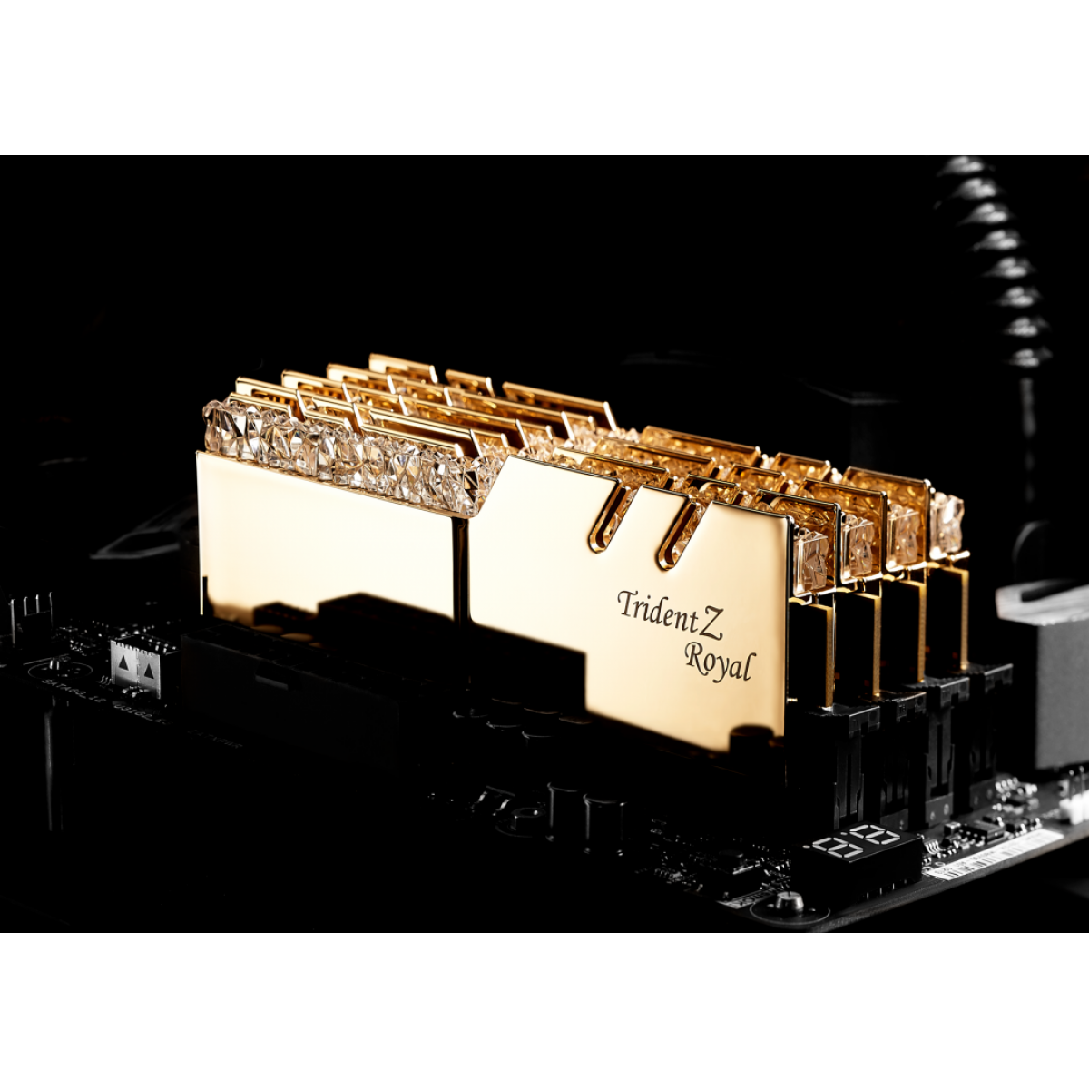 GSKILL TRIDENT Z ROYAL GOLD RGB DDR4 16GB BUSS 3000Mhz (KIT 2*8GB)